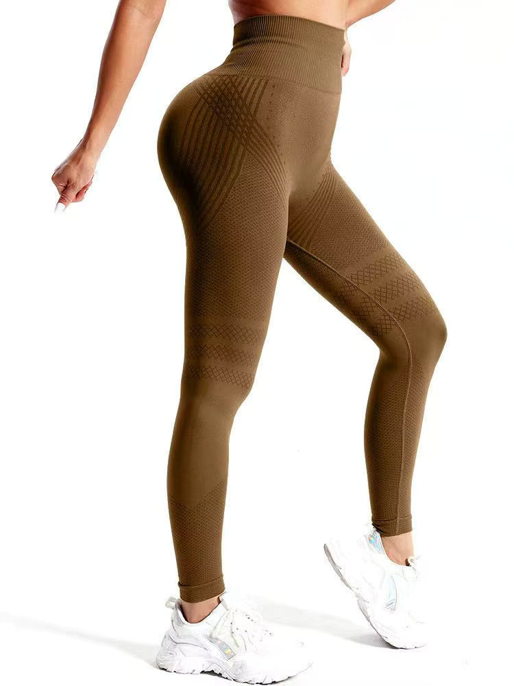 Réduisez l'apparence de la cellulite et brûlez jusqu'à 2× plus de calories grâce au legging Nuéa.